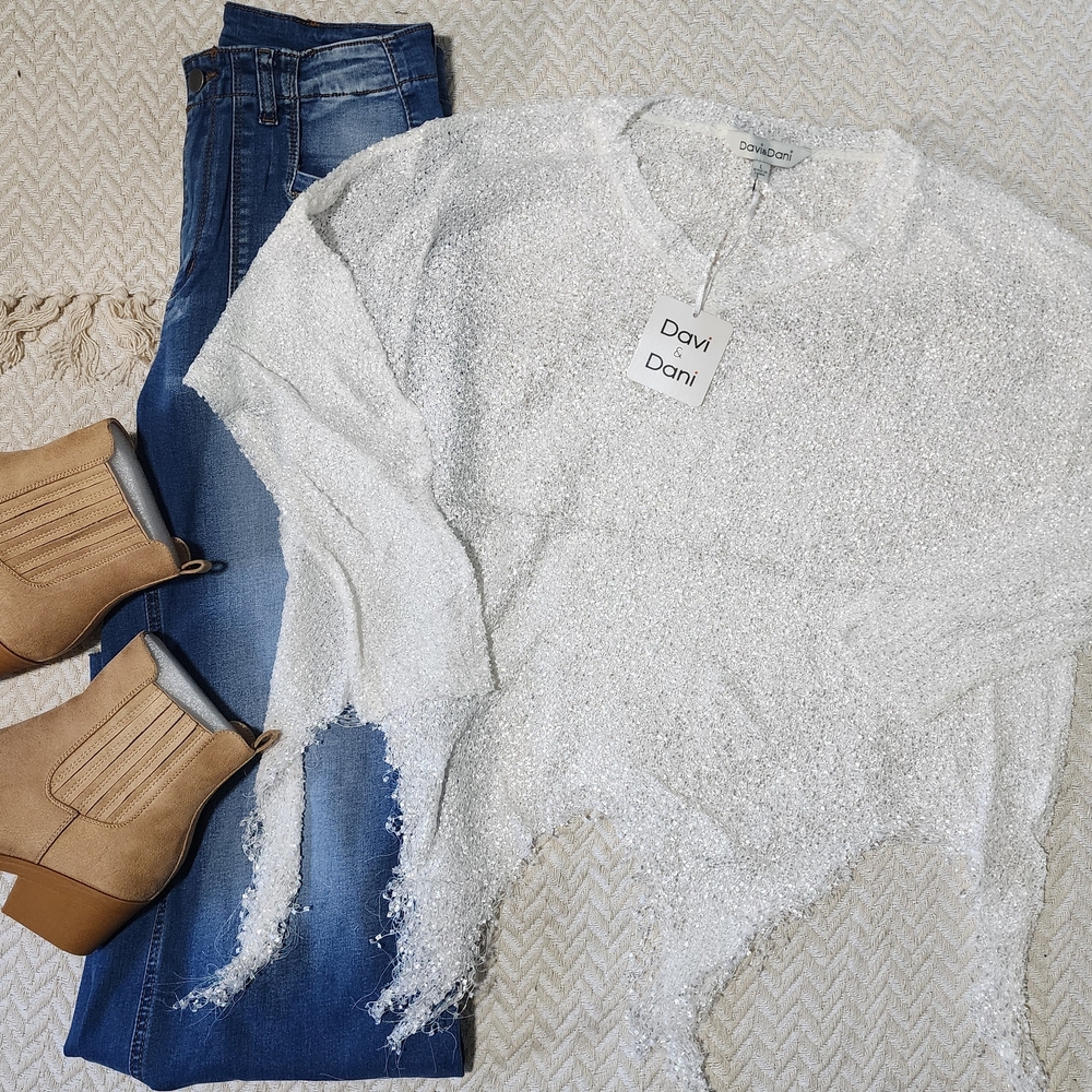 DAVI & DANI White Textured Sheer Boho Crop Top